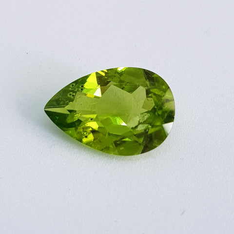 Peridot (15 mm x 10 mm) Pear