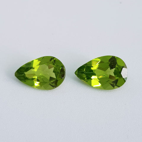 Peridot (14 mm x 9 mm) Pear