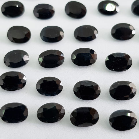 Black Sapphire Oval 7 x 5 mm