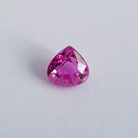 Pink Sapphire (6.5 mm x 6.5 mm x 4.6 mm) Heart