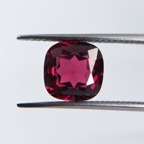 Rhodolite (8 mm) Cushion