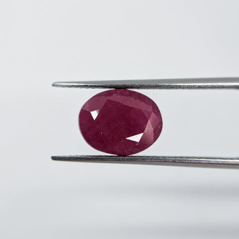 Ruby India (10.5 mm x 8.2 mm) Oval