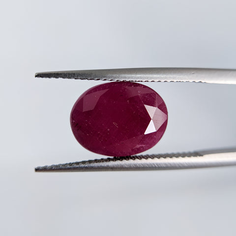 Ruby India (12.7 mm x 10 mm) Oval